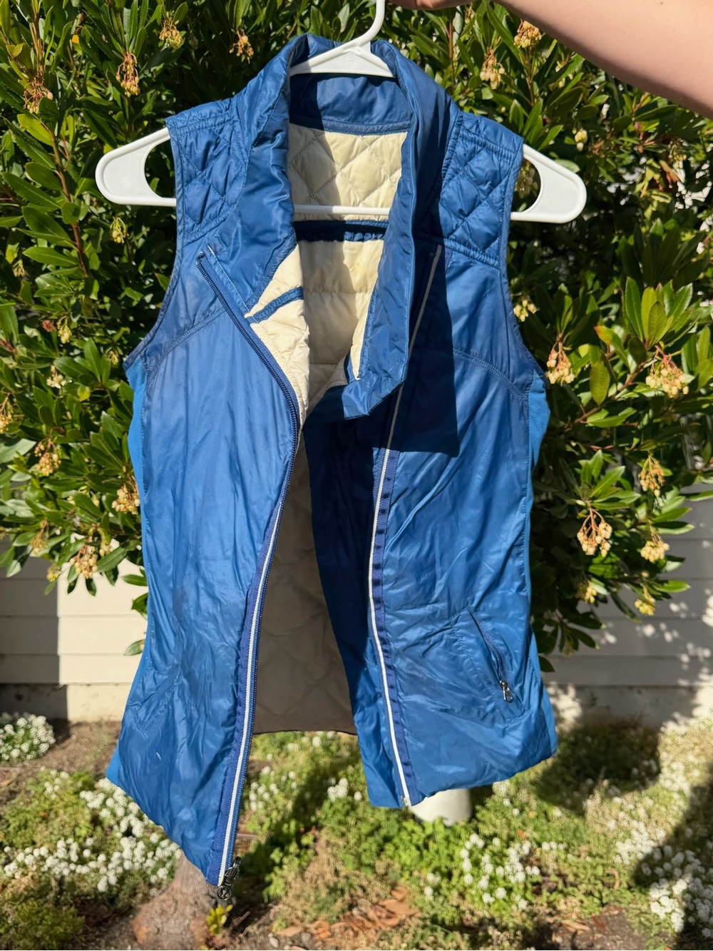 lululemon athletica Blue Quilted Lightweight Vest with Cream Lining